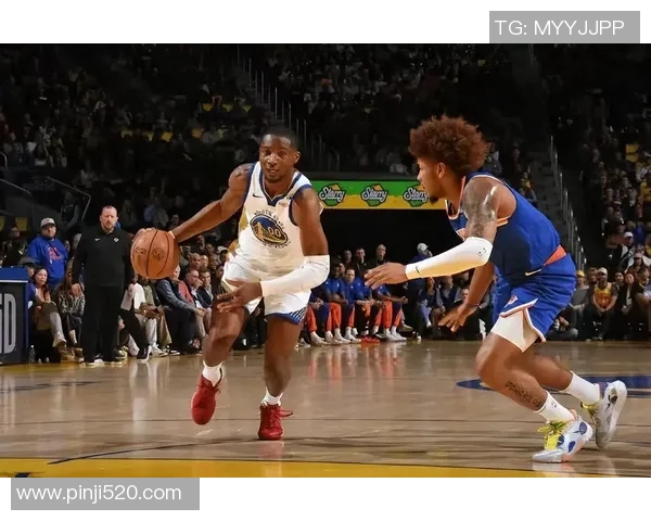 勇士与尼克斯全场激战回顾球星表现与战术分析一览