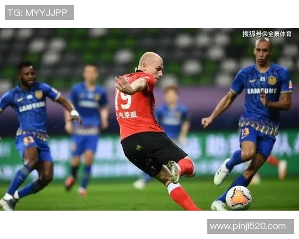 上港与辽宁激战正酣精彩直播带你领略足球魅力与激情对决