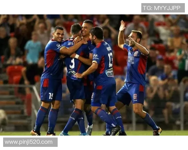 中央海岸与柏斯光荣的激烈对抗揭示澳超赛季的精彩瞬间与未来走势