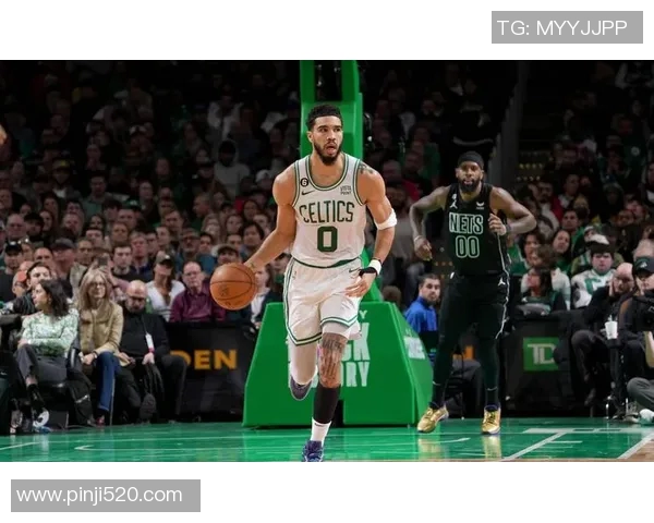 杰森塔图姆如何在NBA赛场上展现超凡实力与领袖风范